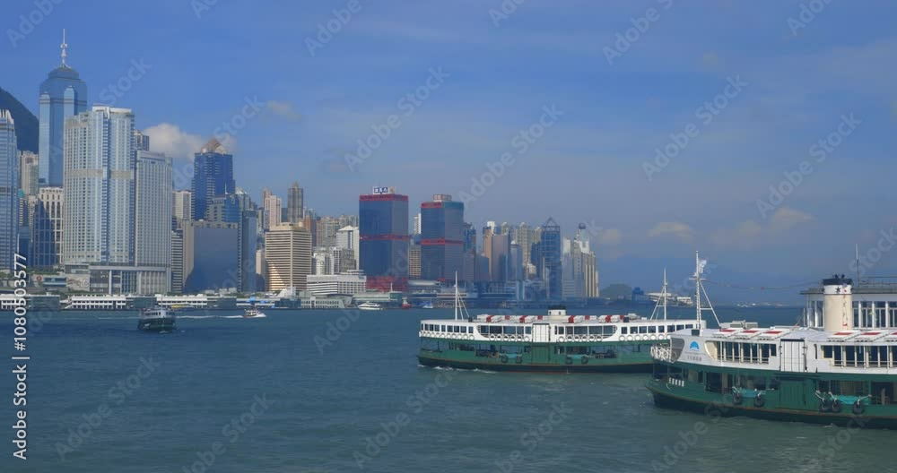 ビクトリアハーバーを行き交うスターフェリー