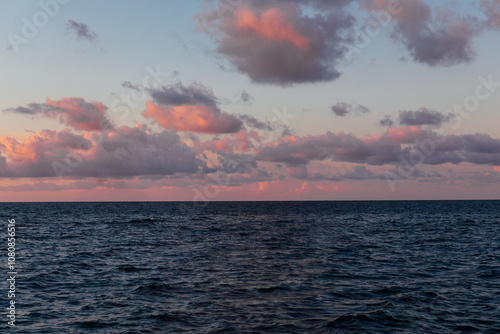 Fototapeta Naklejka Na Ścianę i Meble -  Beautiful landscape sea with clouds at sunset