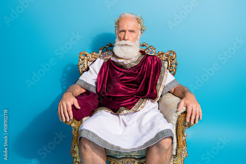 Bilde på lerret Photo of attractive old man strict sit golden throne dressed greek god emperor a