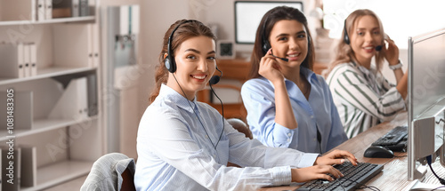 Female technical support ag...