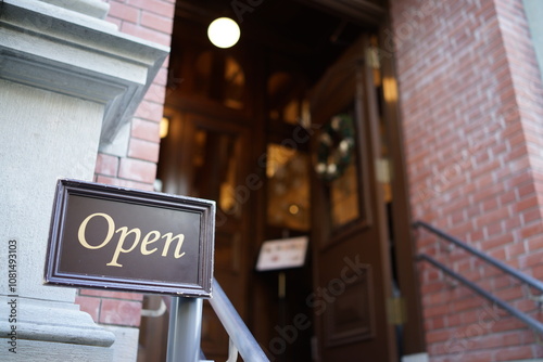 Openの看板