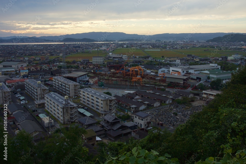 Obraz premium 亀島山から見える夕暮れ 玉島方面 