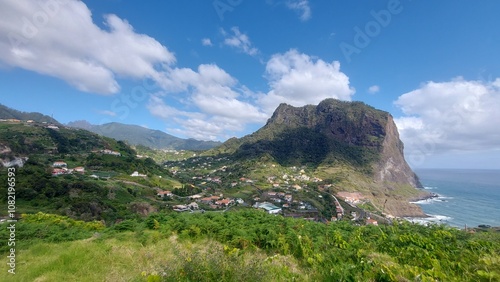 natureza, ar livre, paisagem, montanha, verde, azul, céu, nuvens, mar, oceano, onda, floresta, árvores, água, paz, paraíso, relaxamento, viagem, portugal, madeira, ilha da madeira