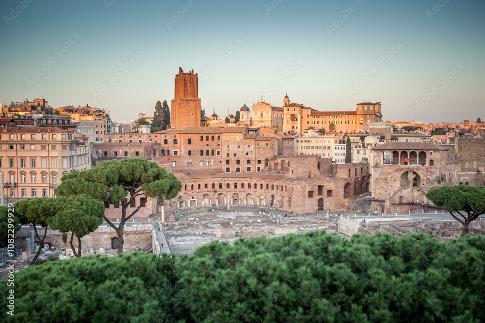 Roman Forum (Forum Magnum) – the oldest city square in Rome, surrounded by six of the seven hills: Capitoline, Palatine, Caelian, Esquiline, Viminal and Quirinal. Roman Forum (Forum Magnum) – the oldest city square in Rome, surrounded by six of the seven hills: Capitoline, Palatine, Caelian, Esquiline, Viminal and Quirinal.