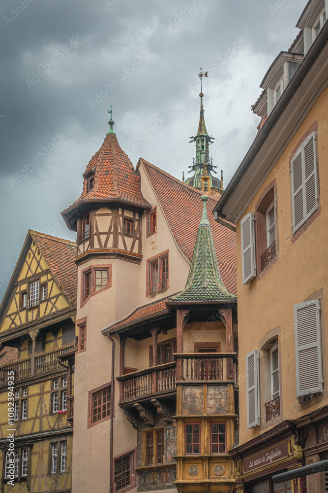 Colmar, quartier de La petite Venise, ville colorée d'Alsace avec ses maisons médiévales à colombages, France. Colmar, quartier de La petite Venise, ville colorée d'Alsace avec ses maisons médiévales à colombages, France.