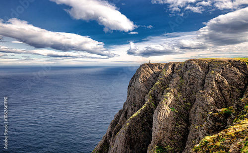 Photos Panoramablick auf die menschenleere Steilküste des Nordkapp in Norwegen