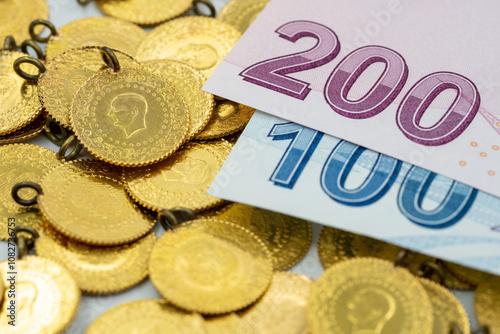 Quarter gold (Turkish gold) and Turkish money banknote