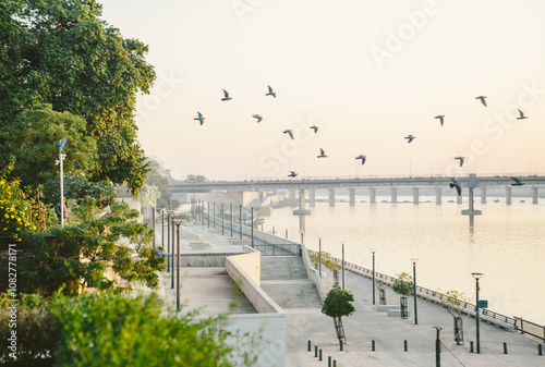 Canvas Print Ahmedabad Waterfront - Photos of River Sabarmati at dawn and sunrise