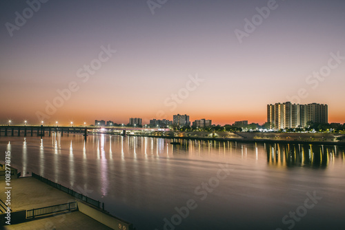 Valokuva Ahmedabad Waterfront - Photos of River Sabarmati at dawn and sunrise