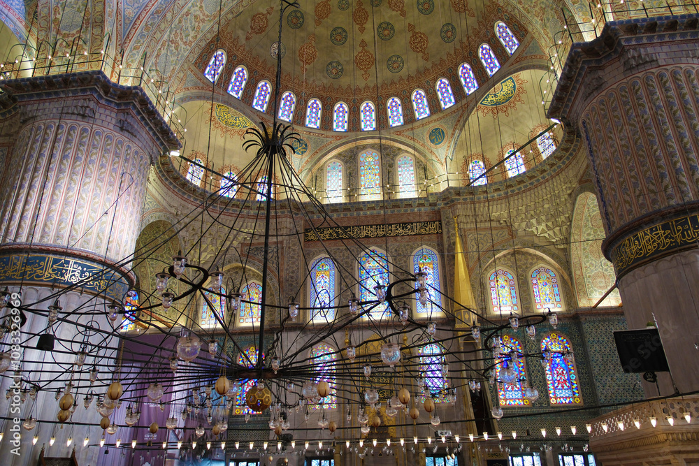 Obraz premium inside Blue Mosque (Sultan Ahmed Mosque) . In Istanbul, Turkey