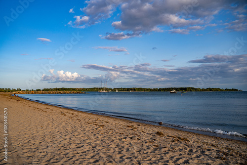 Canvas Print View of Ward's Island Beach in the Toronto Islands.