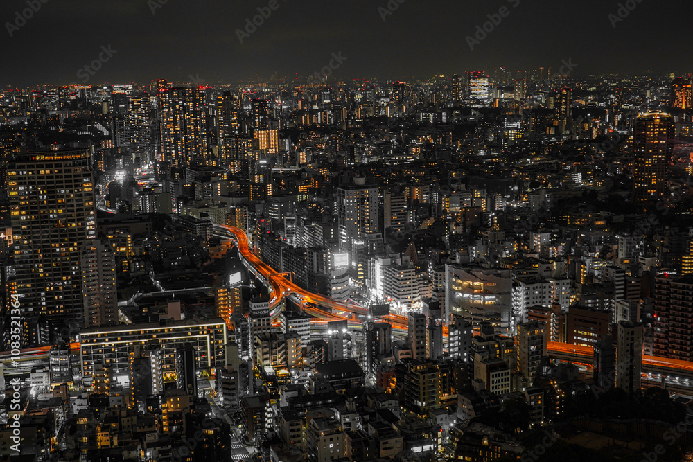 夜の大都会の高層ビル