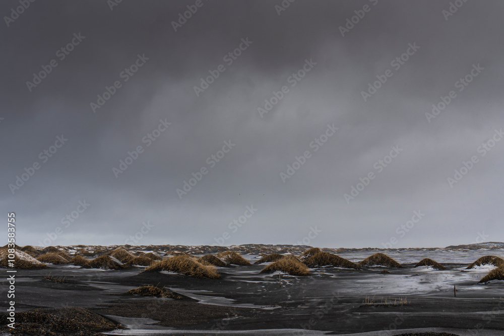 Obraz premium Stokksnes and the Vestrahorn Southern Iceland beautiful Mountain Landscape in winter