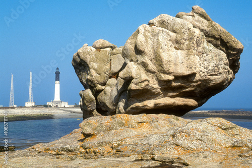 Rochers, Station de désalenisation. Ile de Sein, Parc naturel régional d'Armorique, 29, Finistere, France photo