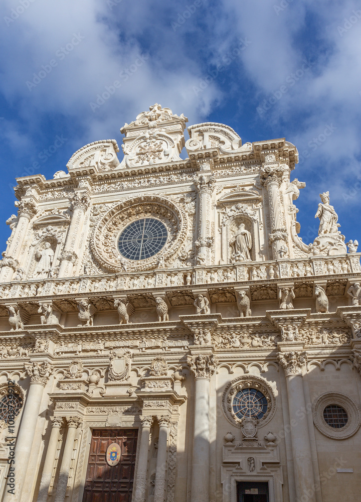 Obraz premium Lecceser Barock in Vollendung – die Basilica Santa Croce. Lecce, eine malerische Stadt in Apulien im Süden Italiens, beherbergt nicht nur atemberaubende historische Gebäude und charmante Straßencafés.