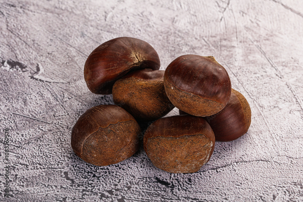 Obraz premium Tasty delicous brown natural Chestnut