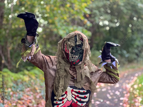 Принти на полотні child dressed in scary costume