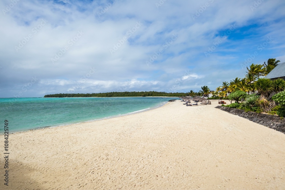 Fototapeta premium Idyllic Beachscape on the Island of Ile aux Cerfs, Mauritius