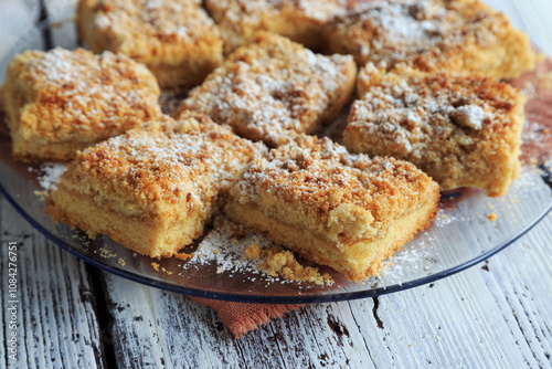 Apfelkuchen vom Blech mit Streusel photo