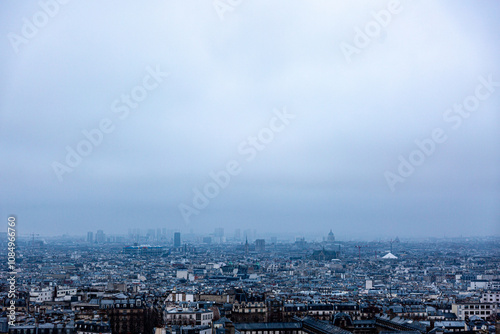 Obraz na płótnie View to Paris in fog from Montmartre w salonie