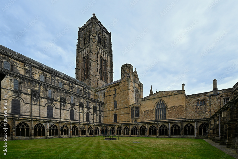 Fototapeta premium Durham Cathedral - Durham, UK