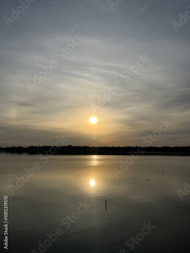 Obraz na płótnie sunset over the river