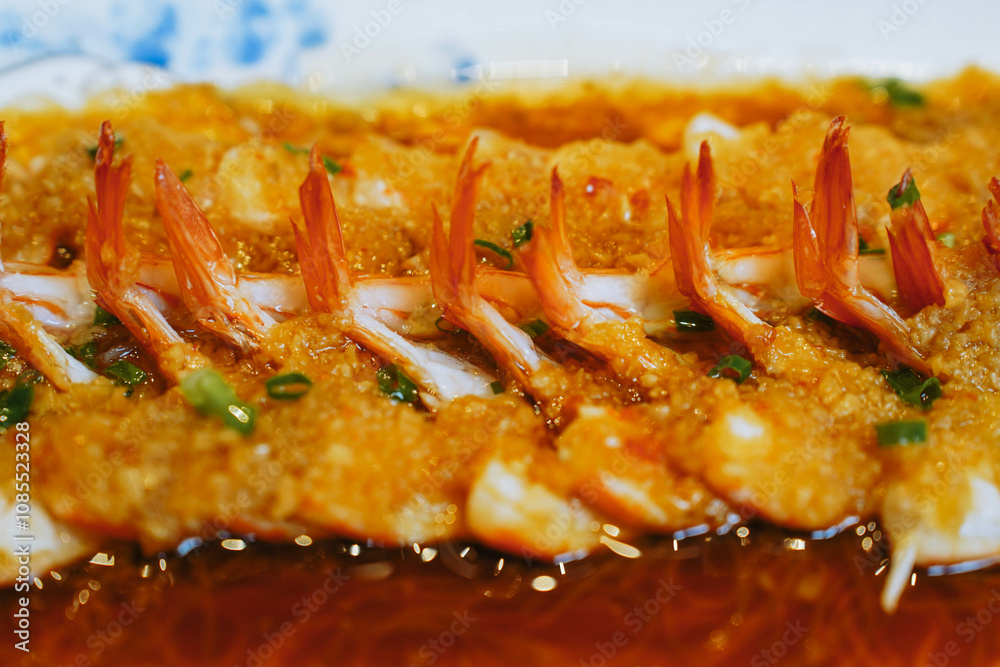 Steamed prawns with minced garlic in Chinese style