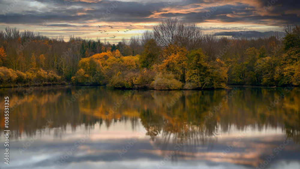 Fototapeta premium Trench Middle Pool