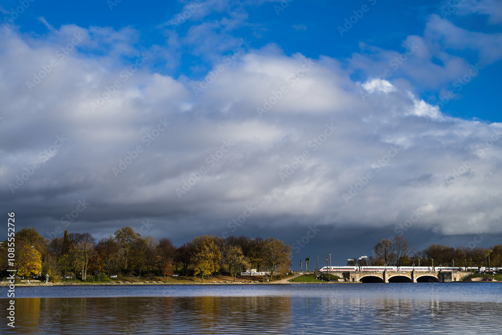 Obraz premium Wolkenwalze Binnenalster Hamburg