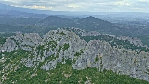 Les Dentelles de Montmirail - Mountains in Provence, France