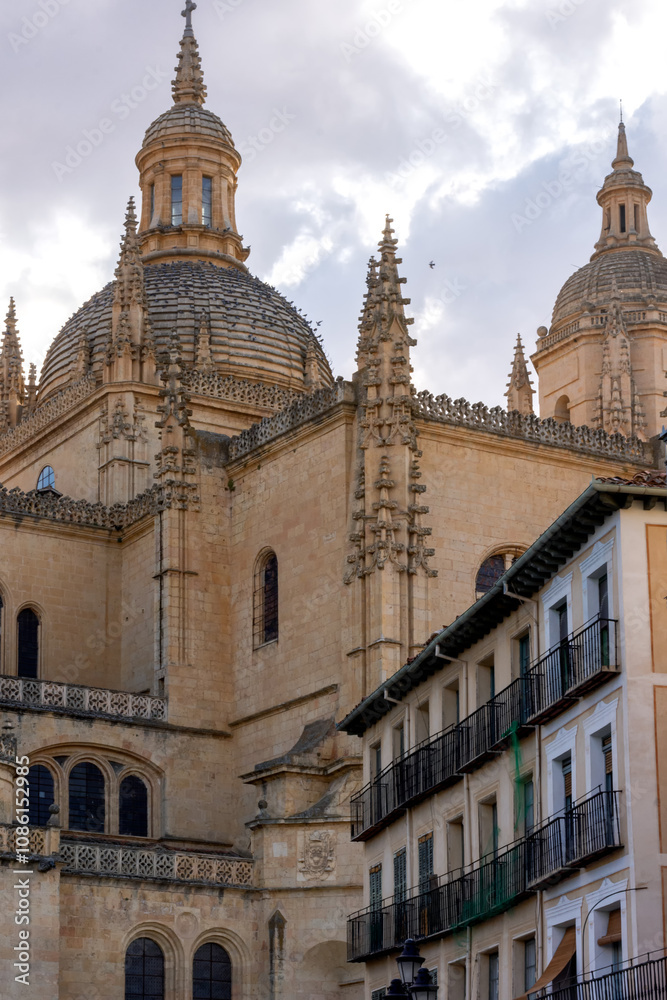 Obraz premium Catedral de Nuestra Señora de la Asunción y San Frutos de Segovia en Castilla y León, España