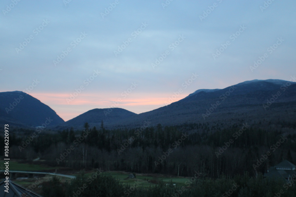 Obraz premium sunset over the mountains