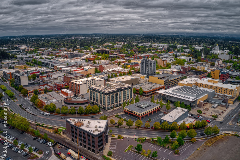Fototapeta premium Aerial View of Salem, Oregon during Summer