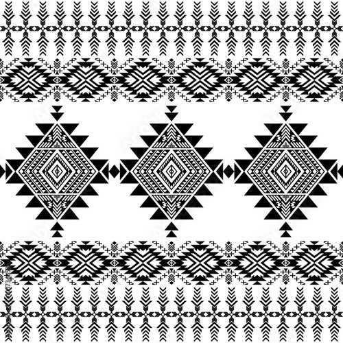 American seamless black white tribal ethnic native pattern.Traditional Navajo,Aztec,Apache,Southwest style fabric pattern.Abstract vector motif.For fabric,clothing,blanket,carpet,woven,wrap,decoration