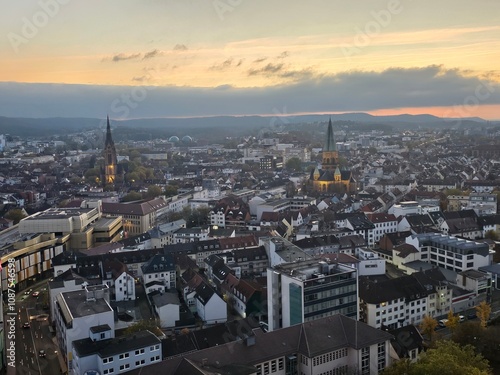 Obraz na płótnie Kaiserslautern Panorama von oben bei Sonnenuntergang w salonie