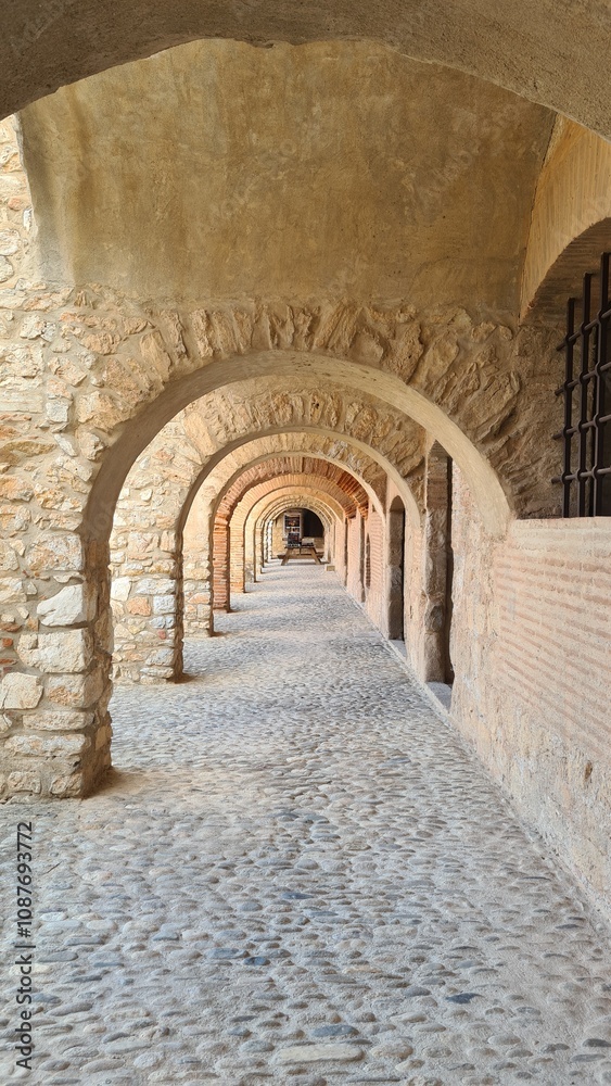 Naklejka premium Cour de la forteresse de Salses