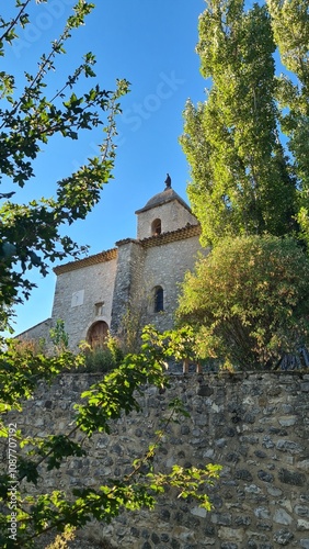 La belle église provençale de Saint-Vincent-sur-Jabron