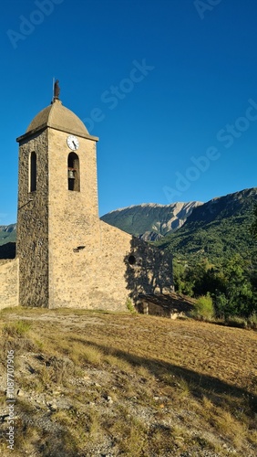 La montagne de Lure vue depuis l'église de Saint-Vincent-sur-Jabron