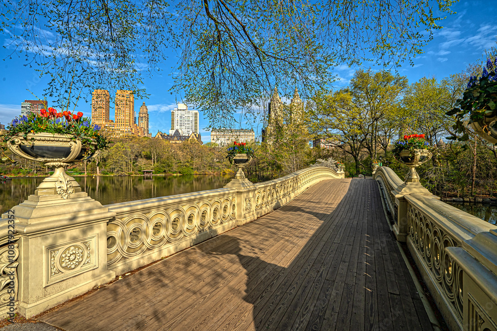 Naklejka premium Bow bridge in spring