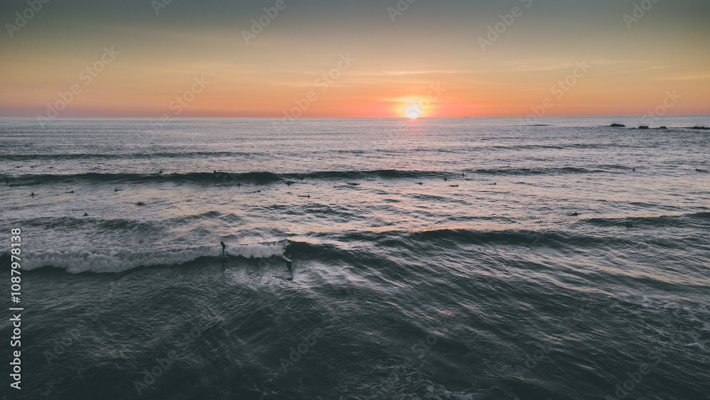 Obraz premium sunset over the sea