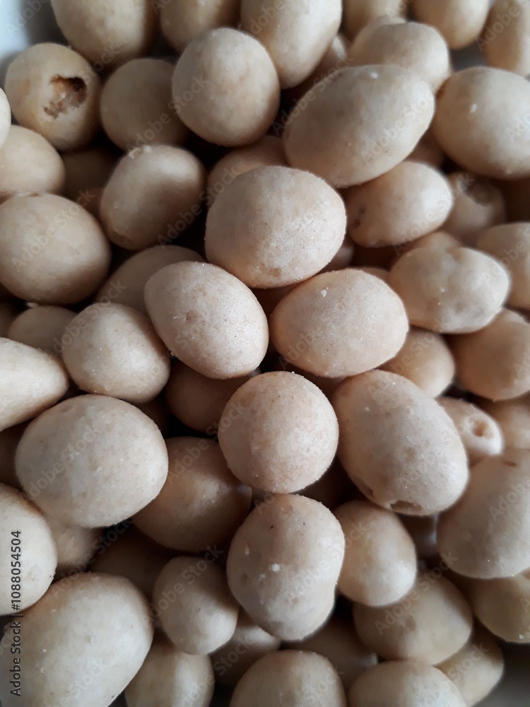 Snack, flour coated peanuts Snack, flour coated peanuts