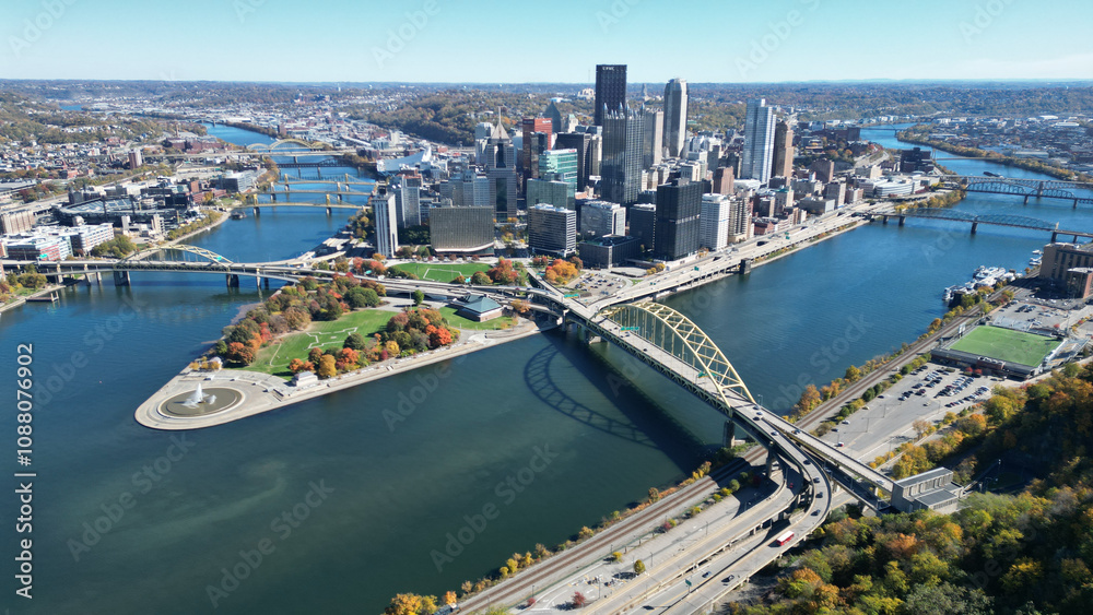Fototapeta premium Pittsburgh Triangle in the Fall