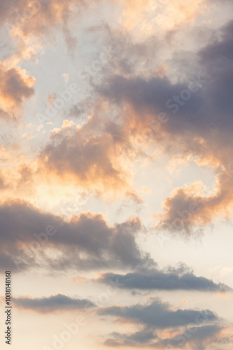 Wolkenblick im Sonnenuntergang