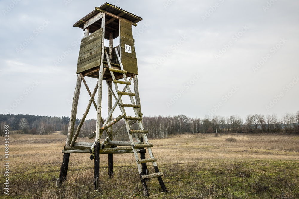 an old hunting pulpit standing in a meadow, elevation, observation point an old hunting pulpit standing in a meadow, elevation, observation point