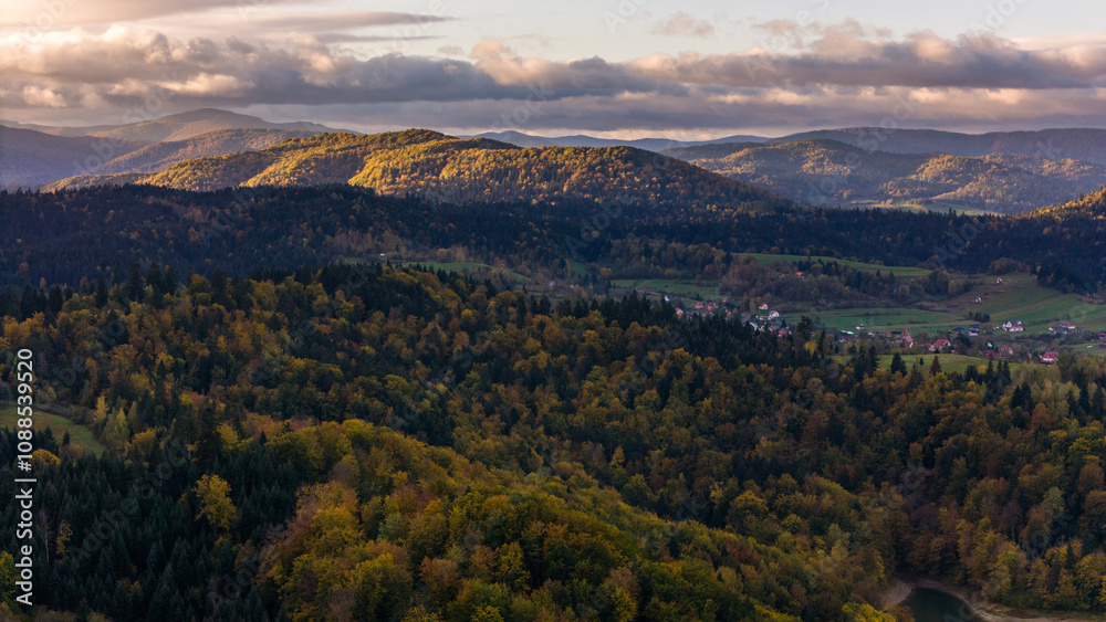 Fototapeta premium Aerial Autumn Beauty Over Solina Lake and the Bieszczady Mountains