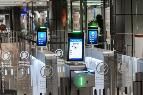 Im Flughafen