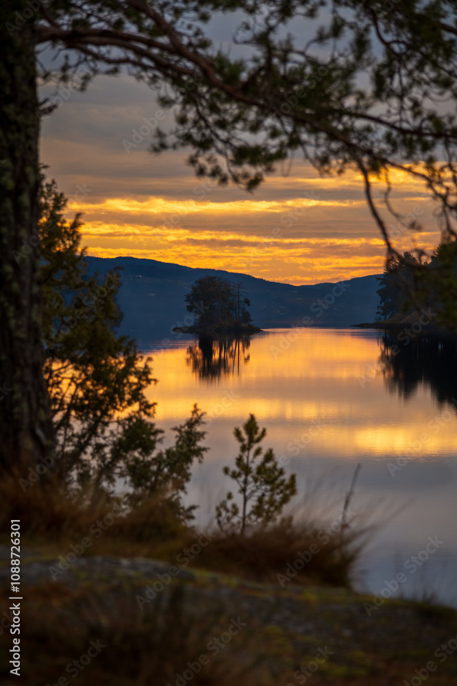 Fototapeta premium sunset on the lake