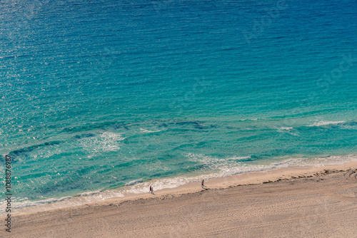 Spaziergang im Paradise - Karibisches Meer in Cancun Mexiko photo