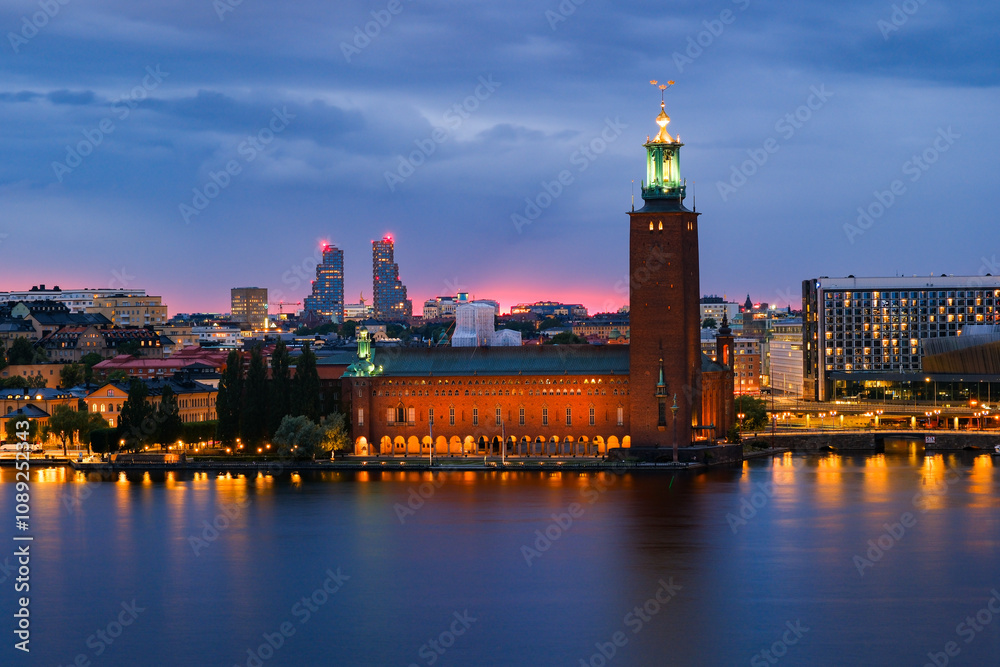 Obraz premium スウェーデン 夜のストックホルム市庁舎