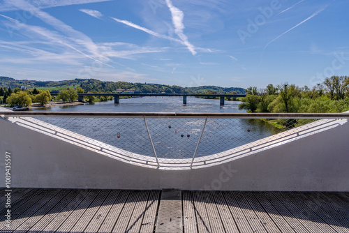 Blick von der Rad- und Fußgänger Brücke in Deggendorf auf die Donau photo